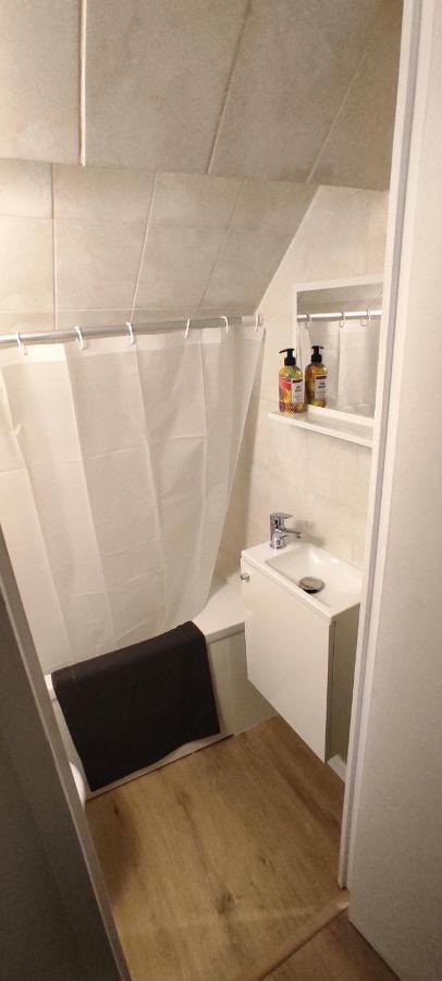 Appartement Cosy Plein Centre Conches-en-Ouche Luaran gambar