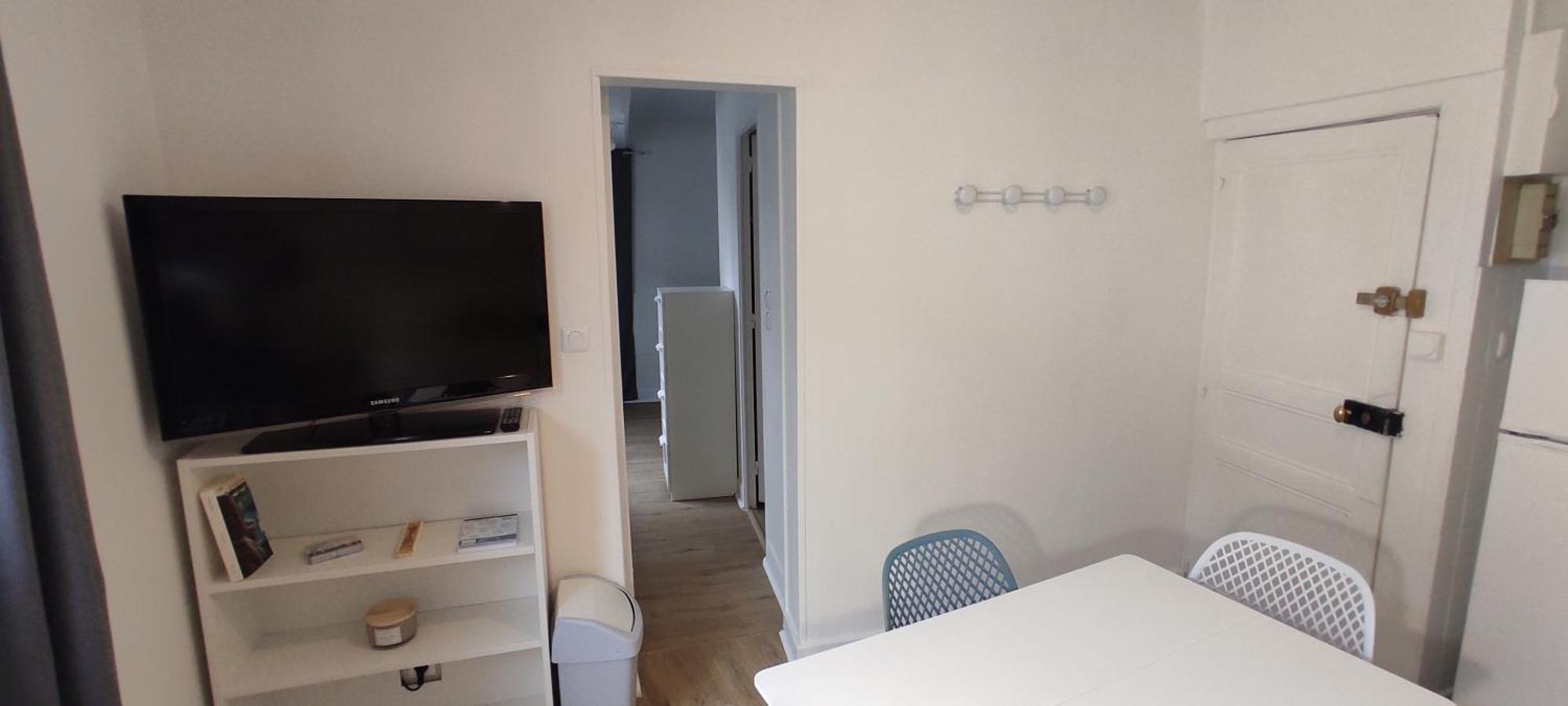 Appartement Cosy Plein Centre Conches-en-Ouche Luaran gambar