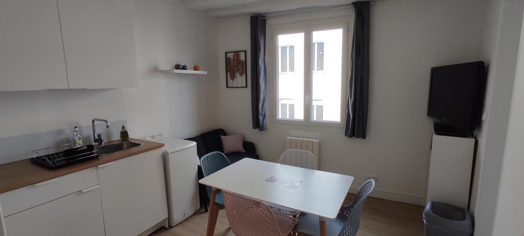 Appartement Cosy Plein Centre Conches-en-Ouche Luaran gambar